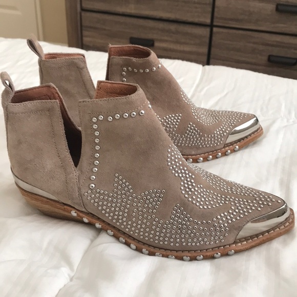 Jeffrey Campbell Nude Boots - Picture 2 of 6